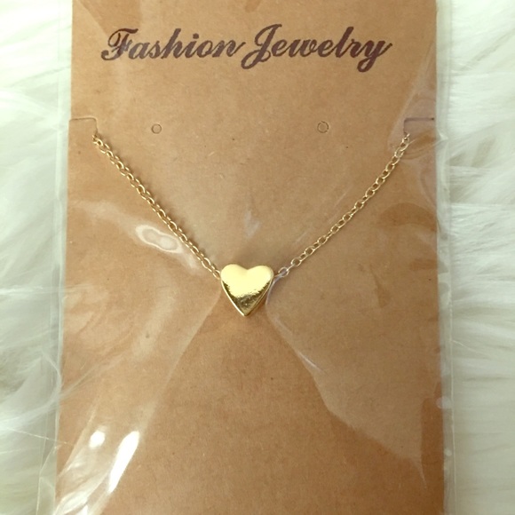 Dainty Gold Pendant Heart Necklace. - Picture 3 of 3